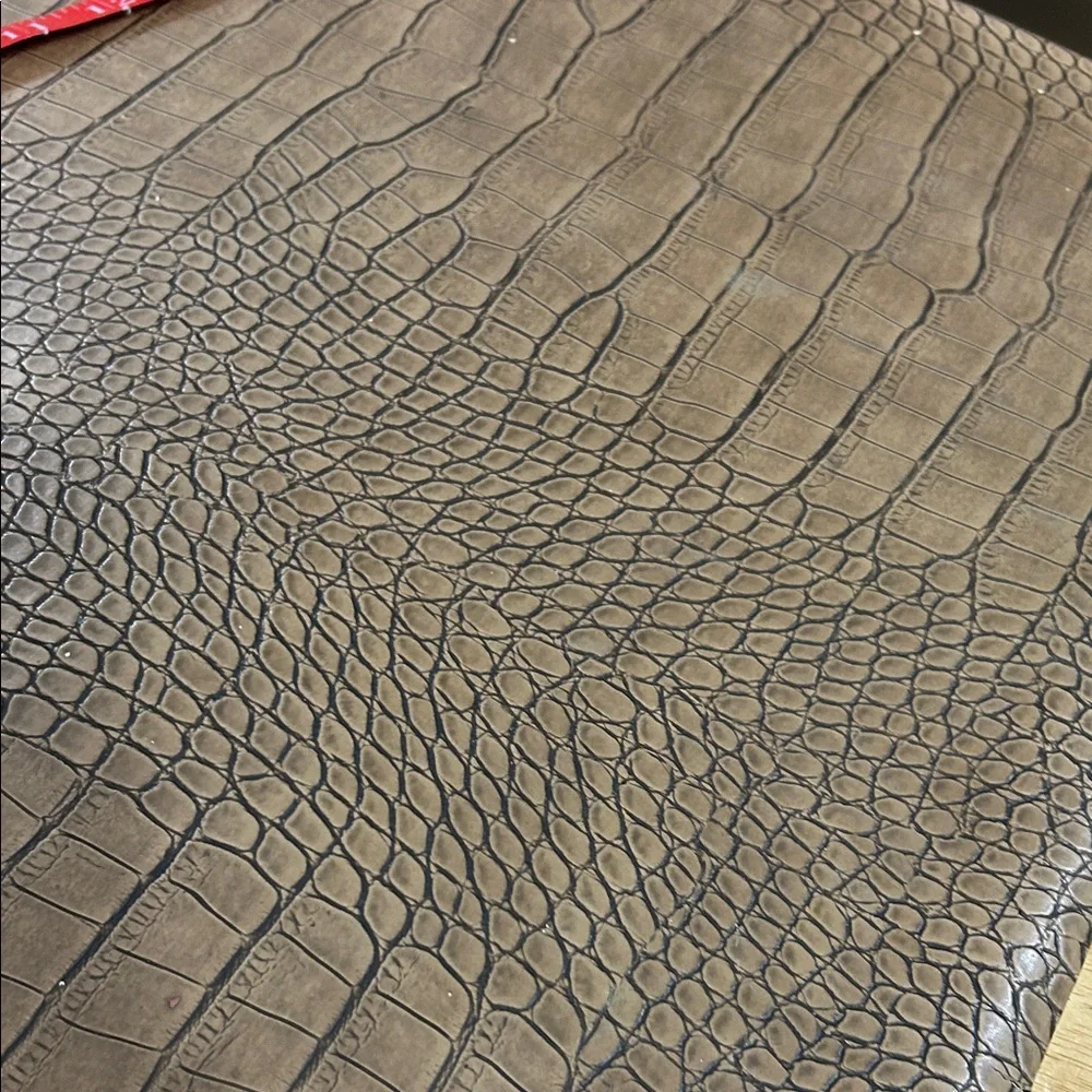 Elegant Brown Crocodile Pattern Foam Mat